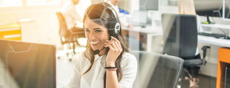 customer-support-representative-using-ai-agent-to-resolve-customer-tickets